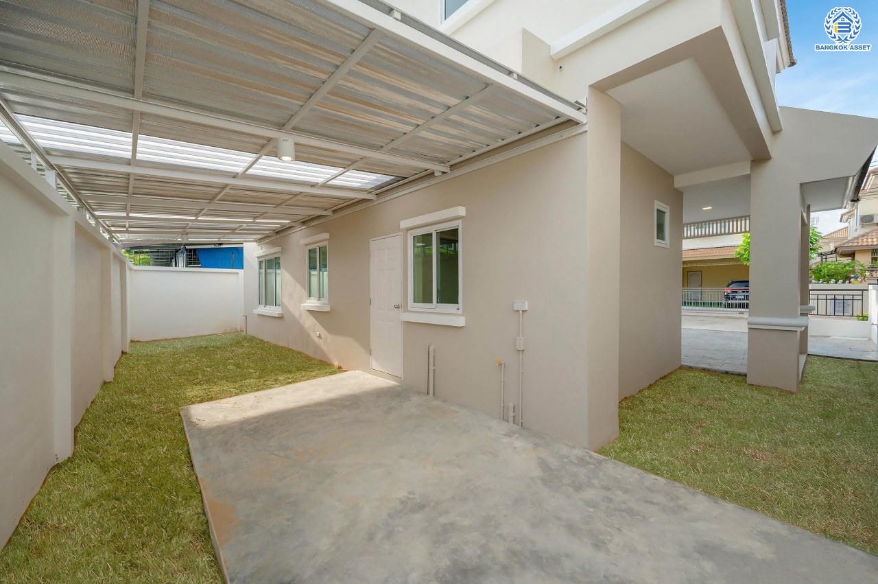 บ้านมือสองตกแต่งใหม่ โครงการ บ้านอาภา2 ปิ่นเกล้า-สวนผัก เนื้อที่ 57 ตร.ว. พื้นที่ใช้สอย 165.6 ตร.ม. ฟังก์ชัน 3 ห้องนอน 3 ห้องน้ำ จอดรถได้ 2 คัน บนทำเลเดินทางสะดวก เชื่อมต่อหลายเส้นทาง อาทิถนนกาญจนาภิเษก, ถนนนครอินทร์, ถนนราชพฤกษ์  ใกล้รถไฟฟ้าสายสีแดง "สถานีบางบำหรุ"